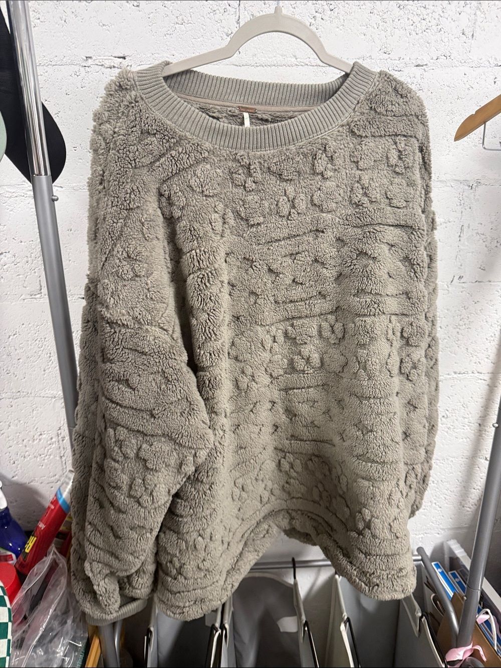 Cozy Plush Crewneck Sweater - Taupe FREE PEOPLE - Gray Warm Sweater - Size Large